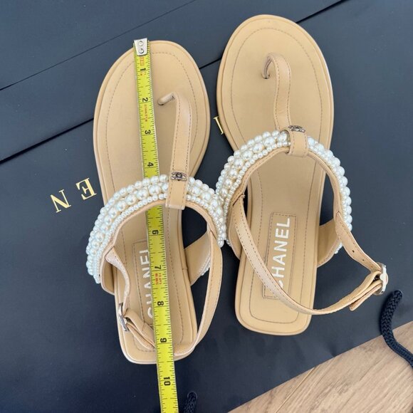 Chanel t-strap thong sandal, Pearl detail color beige size 37 - Picture 2 of 5